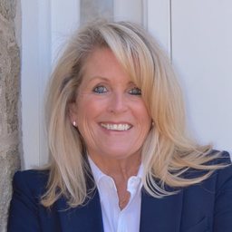 Kathy Devine, headshot